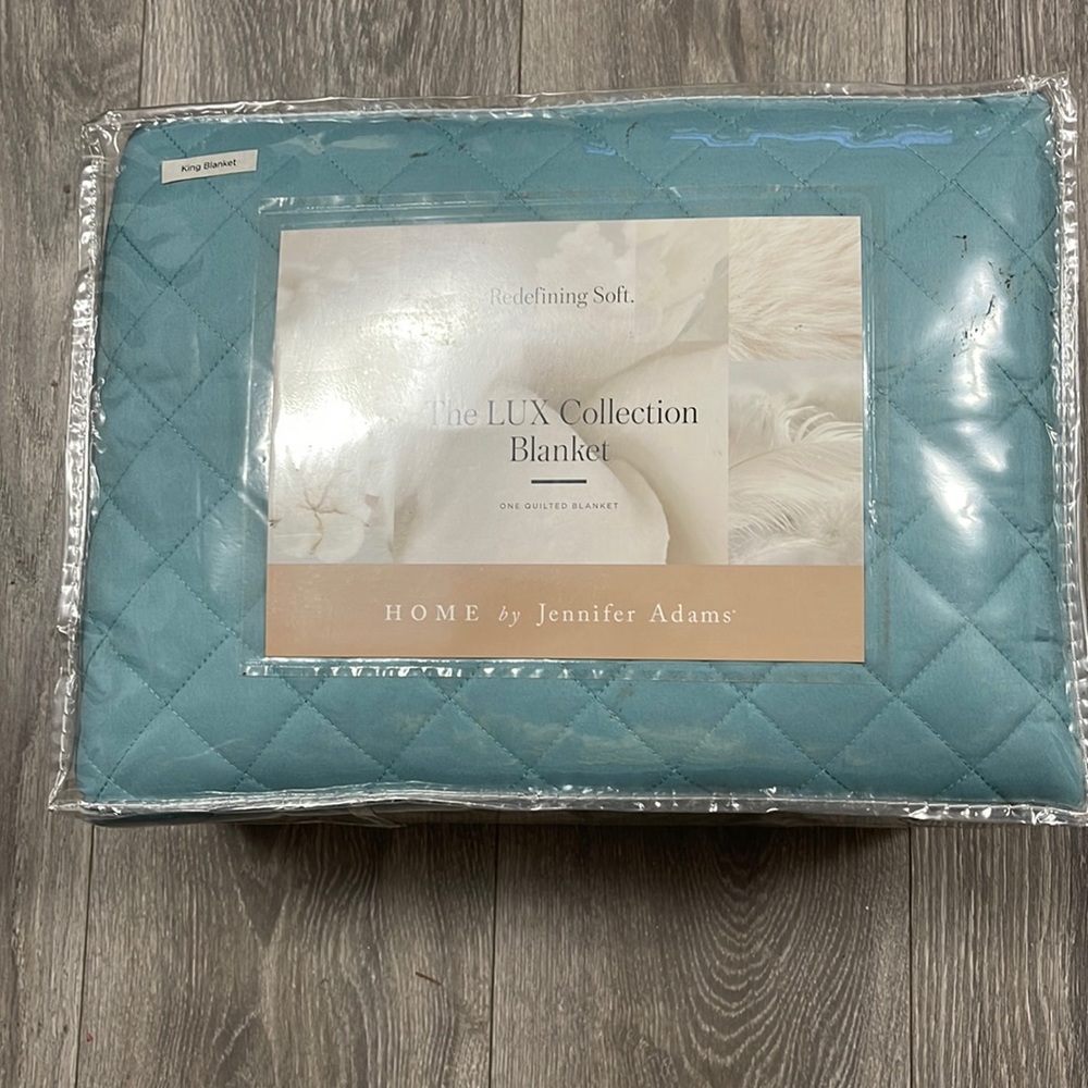 New Jennifer Adams King Blanket